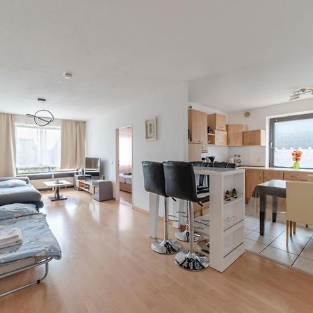 Schoene, Moeblierte Wohnung Mit Balkon Und Tiefgarage Düsseldorf Exteriör bild