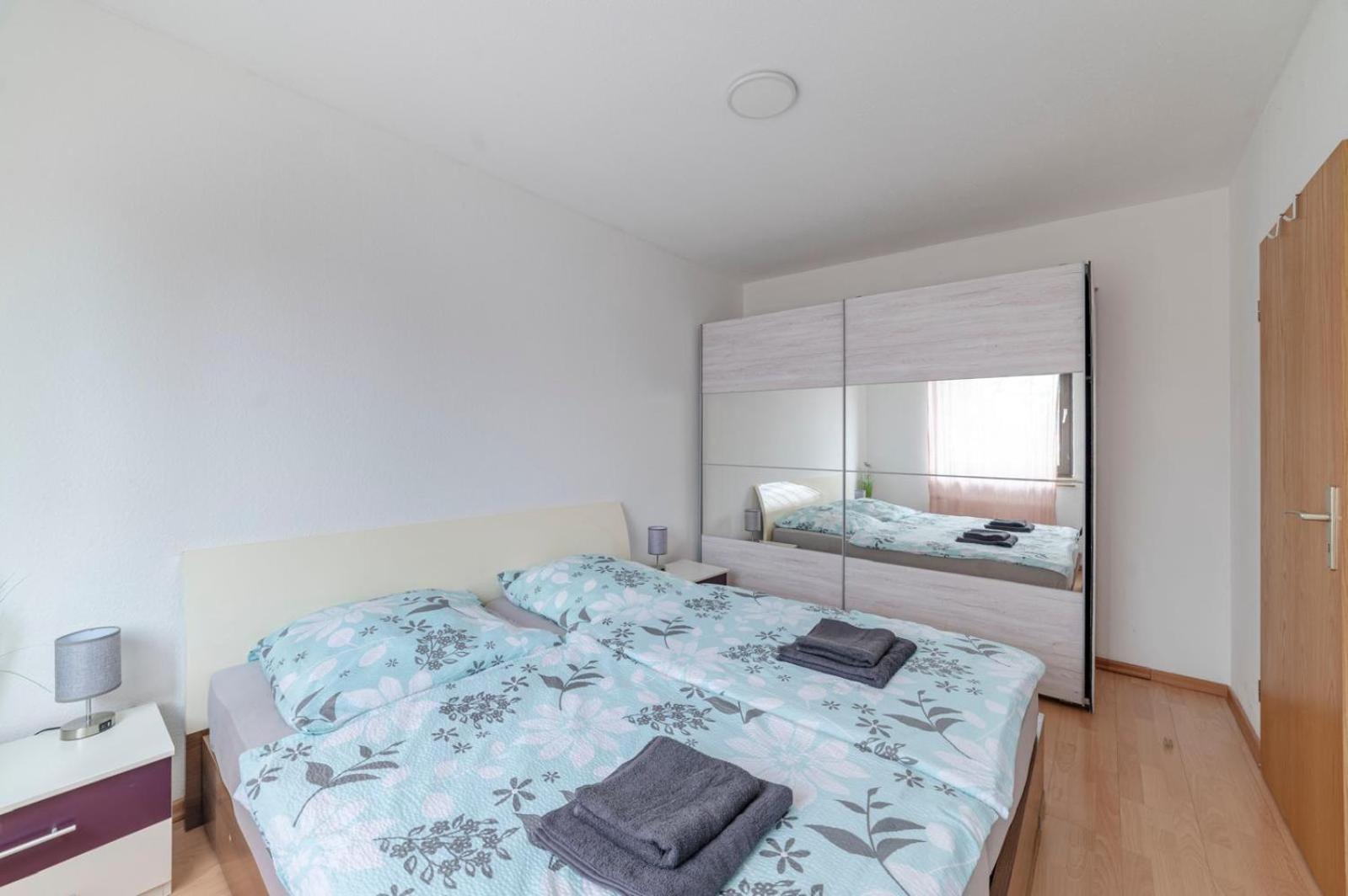 Schoene, Moeblierte Wohnung Mit Balkon Und Tiefgarage Düsseldorf Exteriör bild